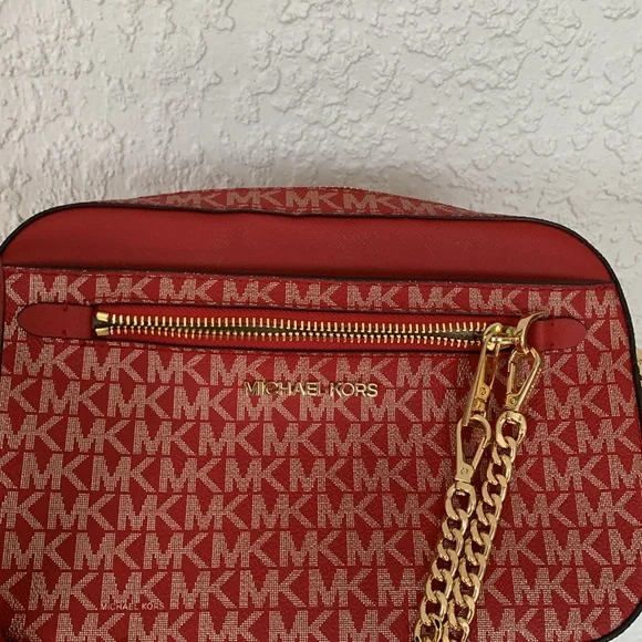 Michael Kors crossbody purse with removable chain lots of pockets - Picture 12 of 16